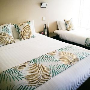 One-Bedroom King Suite